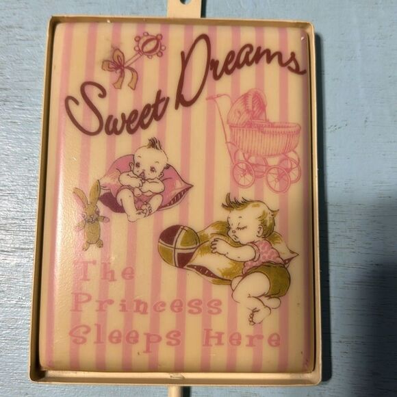 Baby Girl Vintage For Bedroom “Sweet Dreams the princess sleeps here” Gifts Home - Picture 3 of 6